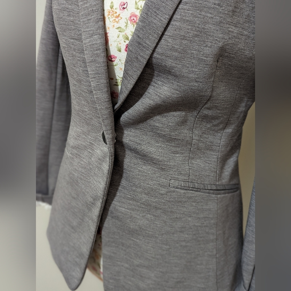 H&M blazer - Picture 2 of 4